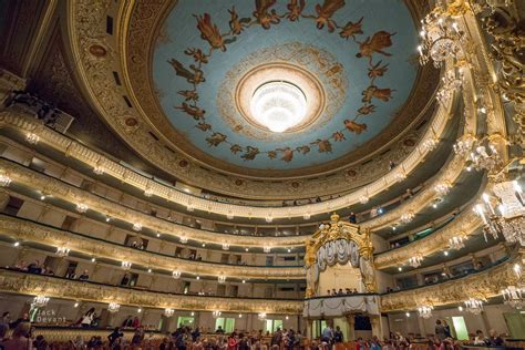 Il Teatro Mariinsky: Un gioiello architettonico e un tempio della musica!