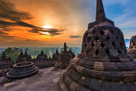  Candi Borobudur: Una Meravigliosa Espressione di Architettura e Spiritualità!