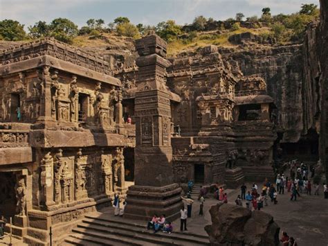 Il Dilwara Temples: Un complesso spirituale scolpito nella roccia con una bellezza mozzafiato!