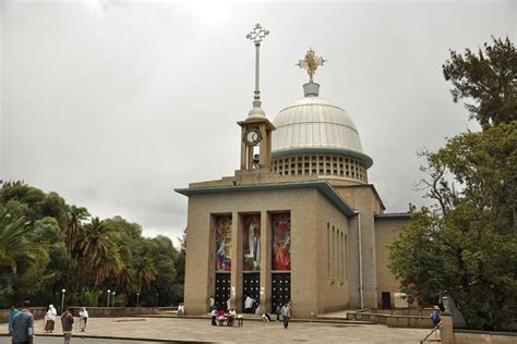 Il Monastero di Debre Libanos: Un Rifugio Spirituale Incassato tra le Montagne Etiopi!