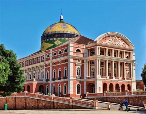  Il Teatro Amazonas: Un gioiello architettonico nel cuore della foresta amazzonica!