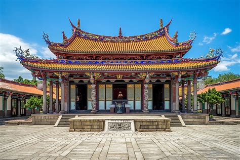 Il Tempio di Confucius: Un gioiello storico immerso nella cultura cinese!