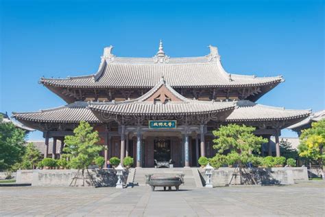  Il Tempio di Huayan, un gioiello architettonico immerso nella storia!