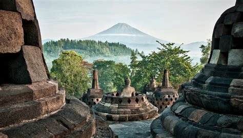  Il Tempio di Huilongshan: Un gioiello ancestrale immerso nella storia e nella natura!