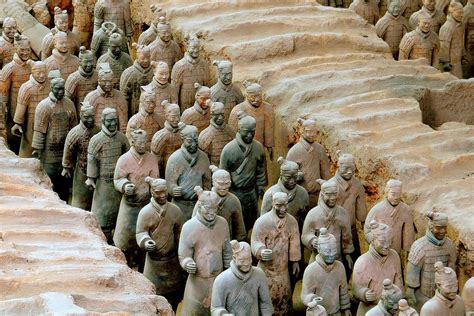 Il Mausoleo di Qin Shi Huang: Una Tomba Imperiale che Rivela i Segreti dell'Eternità!