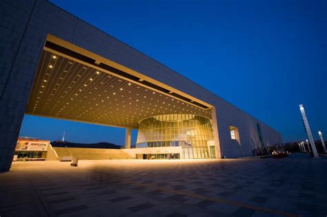 Il Museo Nazionale di Corea, Un Viaggio attraverso la Storia e l'Arte Coreana!